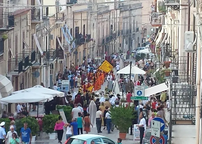 Garibaldi Fabrizia 카스텔라마레델골포